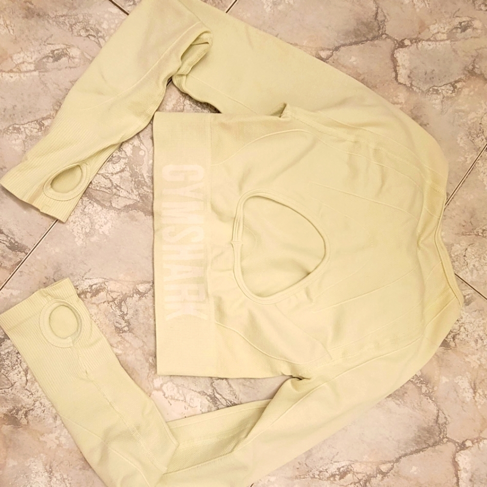 Gymshark flex longsleeve crop top xs lime yellow